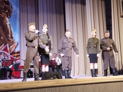 В городе Барыше состоялся концерт Государственного ансамбля песни и танца "Волга"